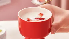 Nečekané výsledky testů mění přístup k přírodnímu jogurtu v obchodech. Co je zdravé a co ne?