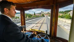 Cesta časem po kolejích v tento výjimečný den v Praze. Kdy a v kolik hodin se koná tramvajová přehlídka?